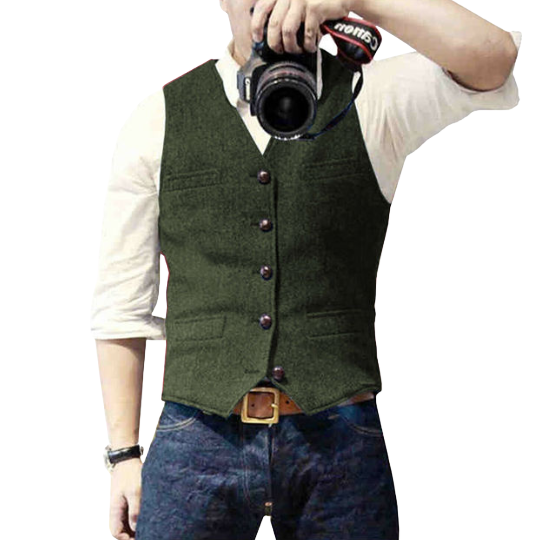 Gilet homme classique pour tenue formelle ou casual chic. Mode masculine intemporelle et raffinée.