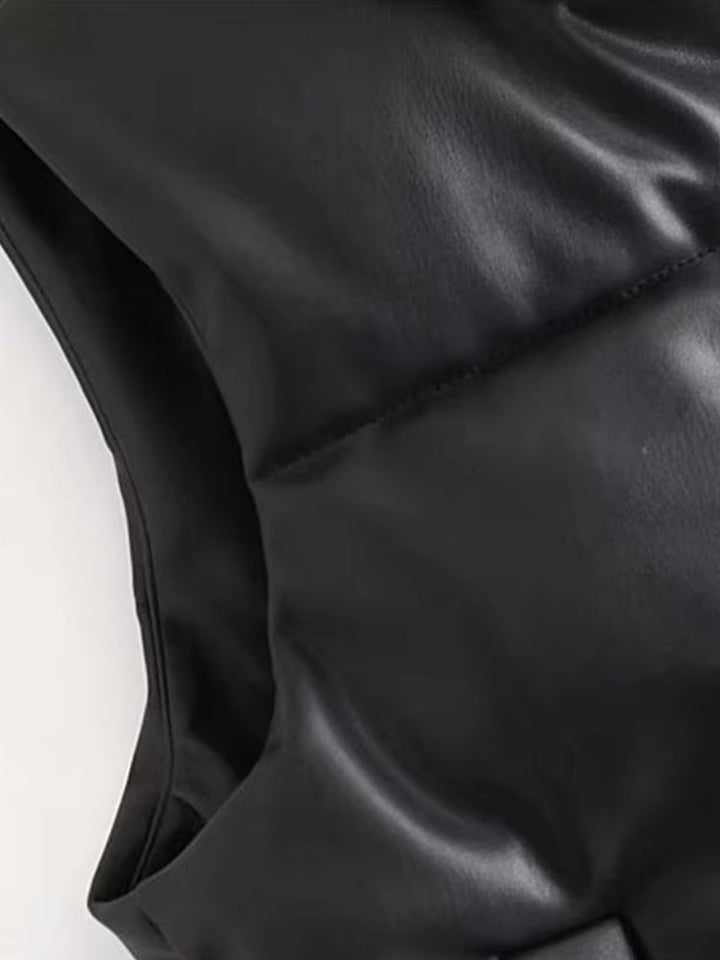 Mode femme: Gilet sans manches élégant et moderne, parfait pour un look décontracté ou habillé. Vêtement mi-saison noir.