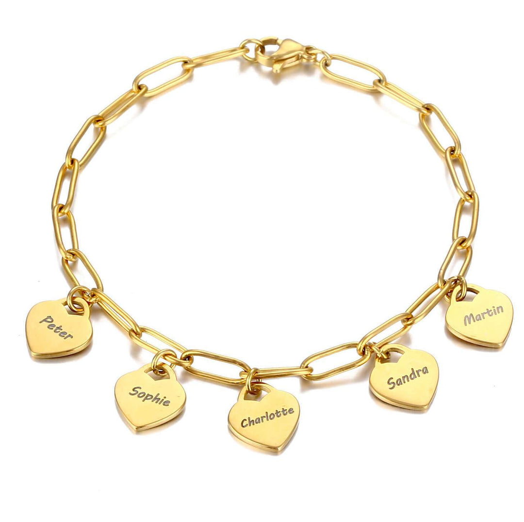Bracelet femme personnalisé en acier inoxydable avec cœurs gravés, lien affectif unique.