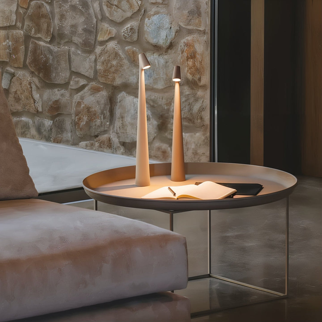 Lampe LED sans fil LumiTouch élégante, design moderne pour salon, chambre et décoration intérieure chic.