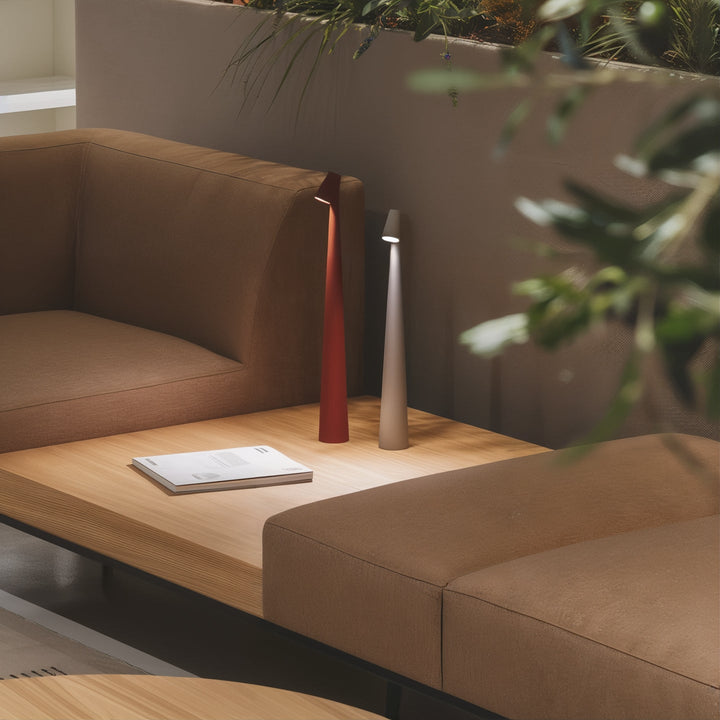 Lampe LED portable LumiTouch, contrôle tactile, design contemporain, pour une lumière d'ambiance parfaite.