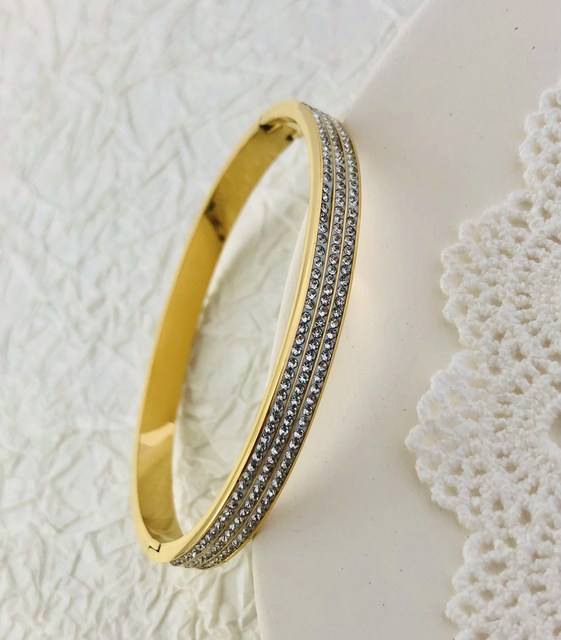 Bijou élégant pour femme: bracelet zircon scintillant, résistant à l'eau, idée cadeau mode.
