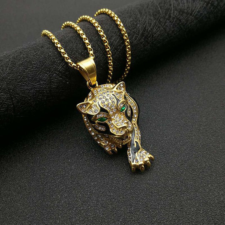 Bijou cadeau femme: collier délicat, pendentif brillant, chaîne fine, intemporel.