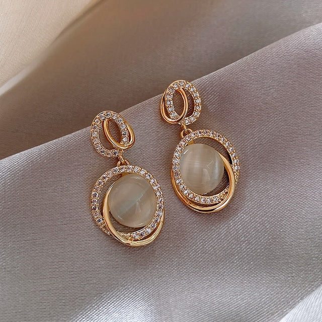 Boucles d'oreilles licorne fantaisie, bijoux originaux pour femmes, en acier inoxydable avec zirconium brillant.