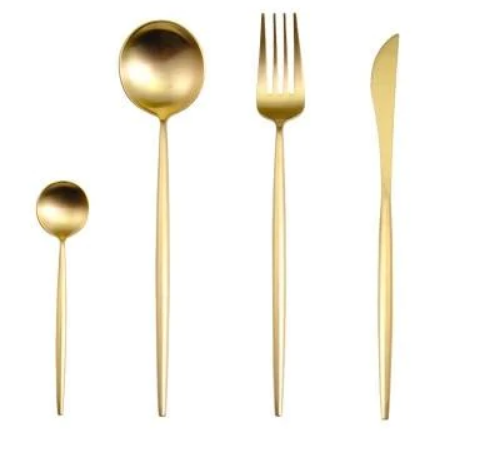Couverts argentés polis, 24 pièces en acier inoxydable, pour table moderne.