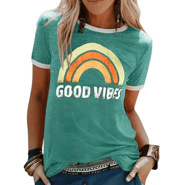 T-shirt femme doux 'Good Vibes', parfait pour l'été. Style décontracté, mode et positivité pour votre confort.