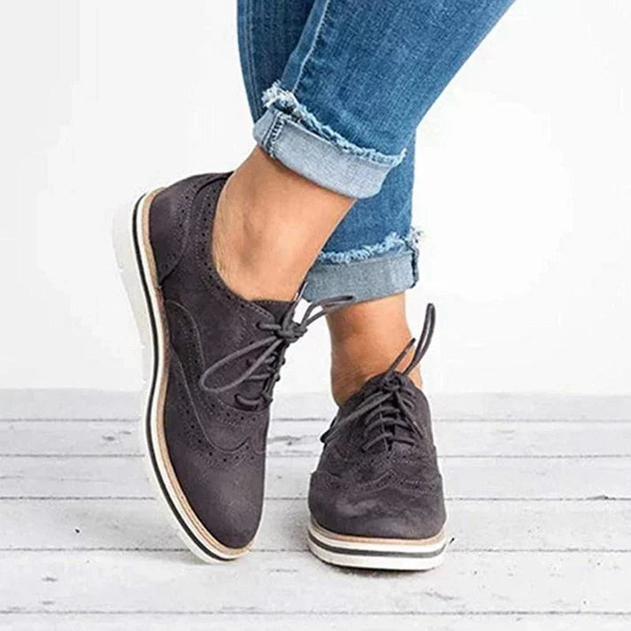 Sneakers Jenni confortables pour femmes. Chaussures décontractées avec design moderne, parfaites pour le quotidien.