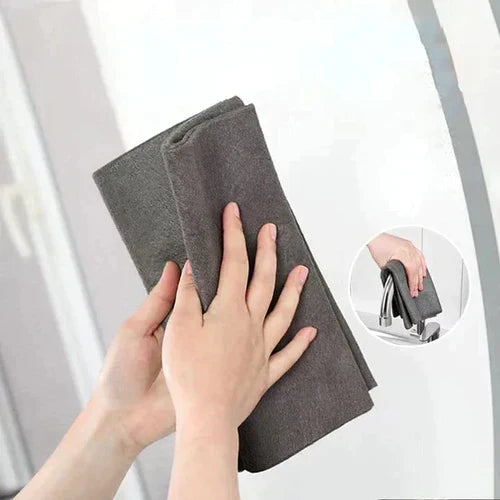 Nettoyage facile et rapide avec ce chiffon microfibre magique, zéro traces sur toutes les surfaces.