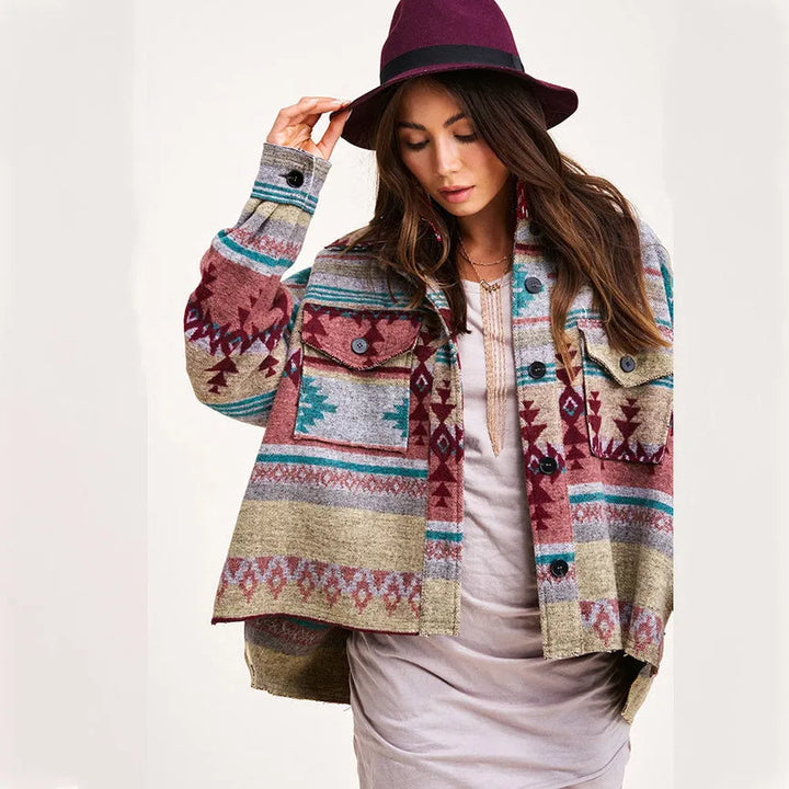 Veste jean femme Aztec pour un style streetwear décontracté. Tendance et originale.