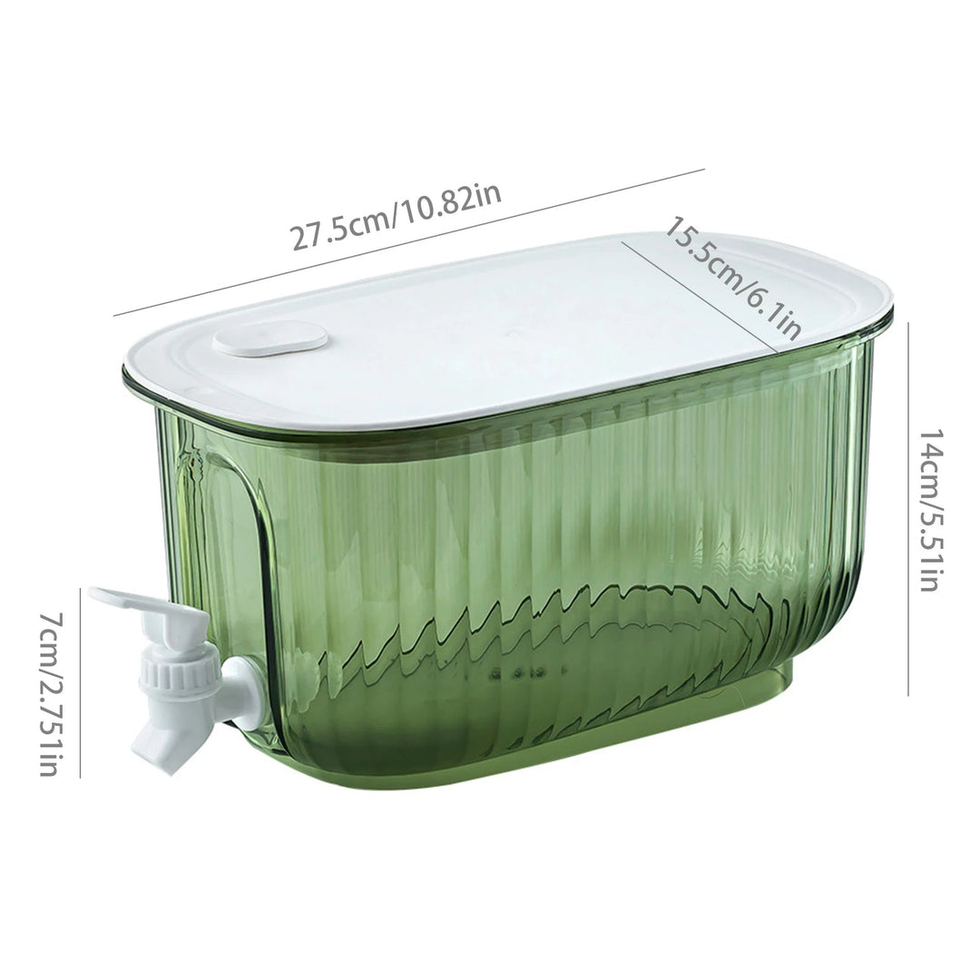 Grande carafe distributeur pour fêtes, idéal pour limonade ou thé glacé, avec robinet, dans le réfrigérateur.