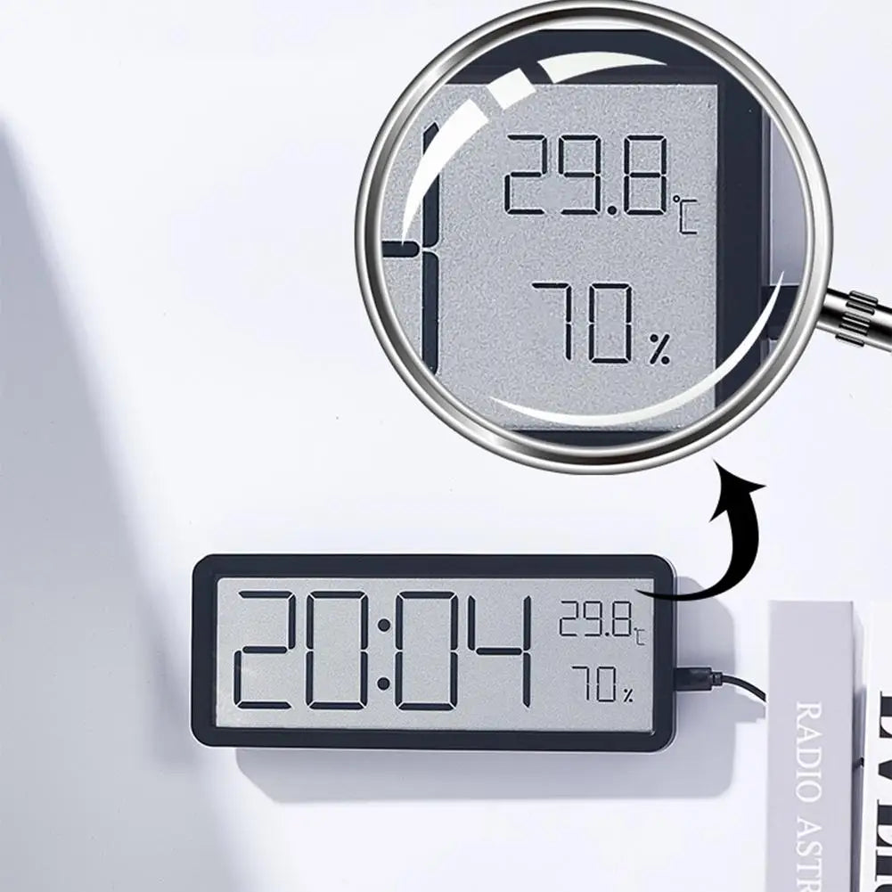 Horloge murale numérique LED élégante pour bureau, affichant heure, température et humidité; améliore la productivité.
