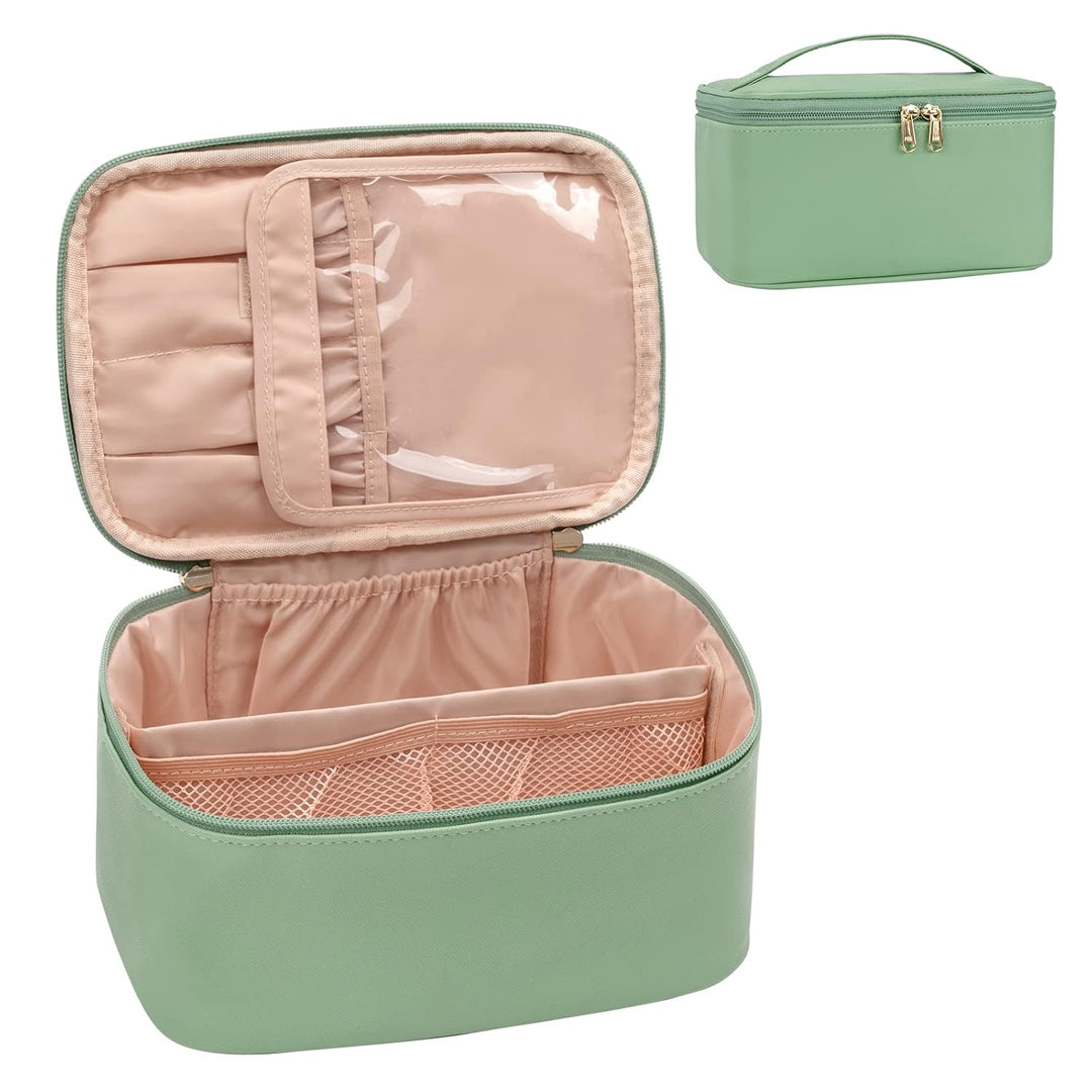 Rangement portable pour maquillage et cosmétiques, de couleur bleue, avec poignée.