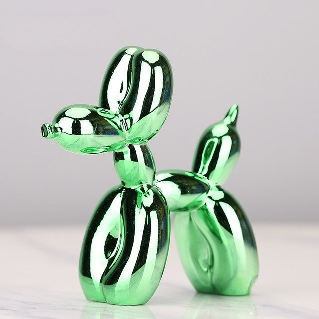 Chien ballon brillant, sculpture fantaisie, design moderne pour salon ou bureau.