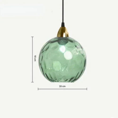 Suspension de cuisine design avec globe en verre. Luminaire E27 pour un éclairage moderne et stylé.