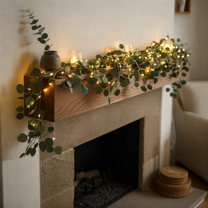 Guirlande de lierre artificiel LED à draper, apporte une lumière douce et une ambiance naturelle à votre intérieur bohème.