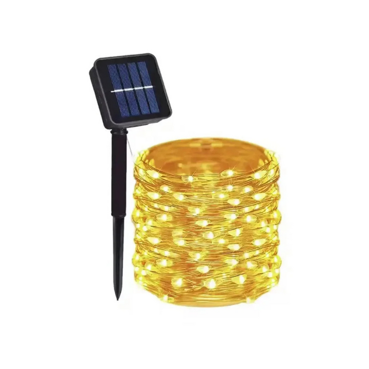 Guirlande lumineuse solaire LED d'extérieur, parfaite pour jardin et terrasse. Crée une ambiance chaleureuse.