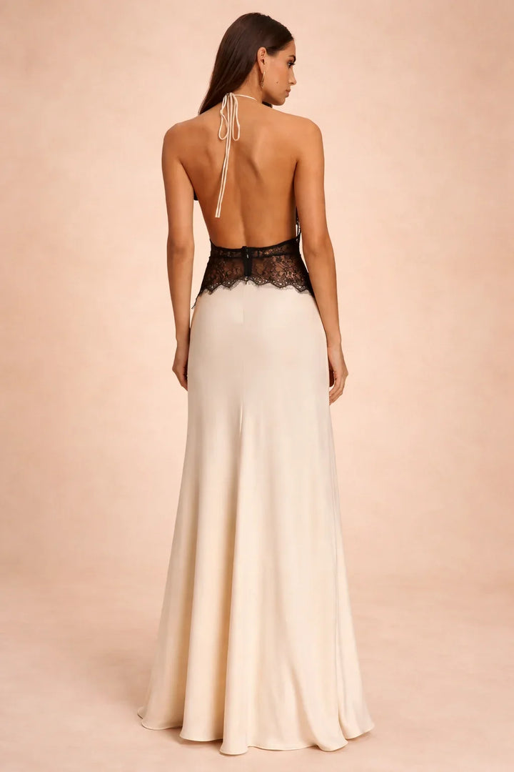 Maxi robe halter dos nu femme, fente élégante, idéale pour soirées d'été et événements formels.