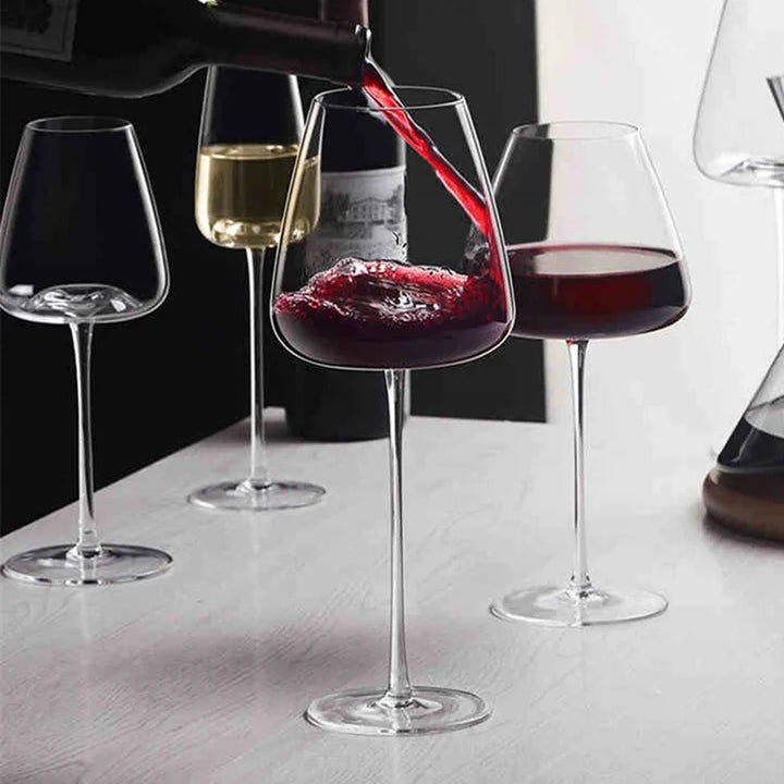 Service de 6 verres à dégustation en cristal fait main, pour une collection de vaisselle.