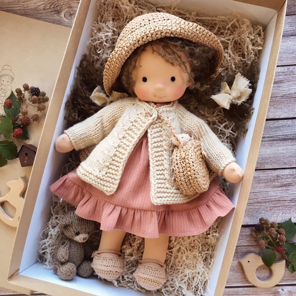 Poupée Waldorf Lana unique, fait main avec amour, jouet enfant en coton bio, durable et écologique.