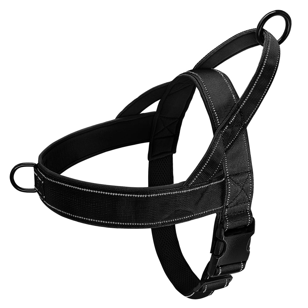 Harnais chien réglable en nylon, offrant confort et contrôle. Parfait pour des promenades sécurisées.