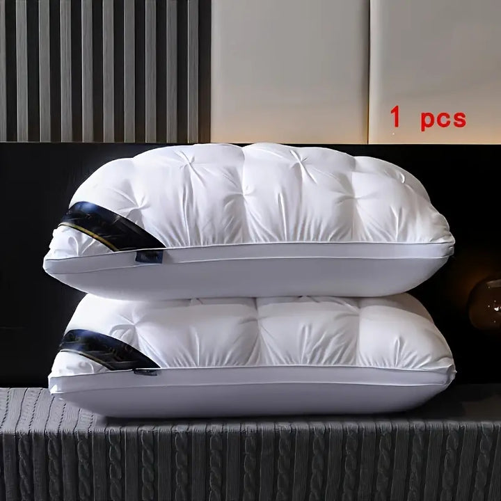Coussin ergonomique blanc hypoallergénique et lavable, offre un soutien cervical pour adultes et un confort optimal.