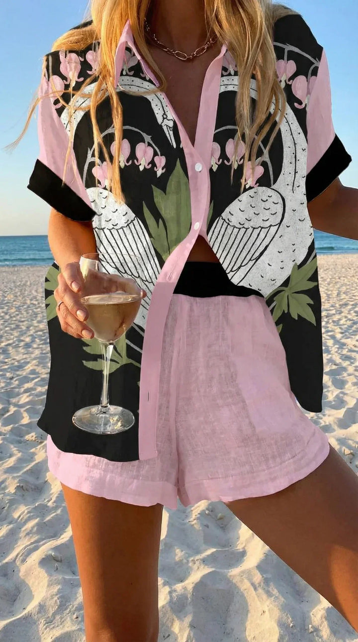 Ensemble deux pièces femme: chemise décontractée et short imprimé. Tenue estivale bohème multicolore.