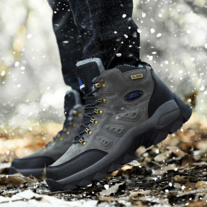 Chaussures de randonnée robustes pour hommes, offrant adhérence et protection. Idéales pour l'aventure en extérieur. Confortable.