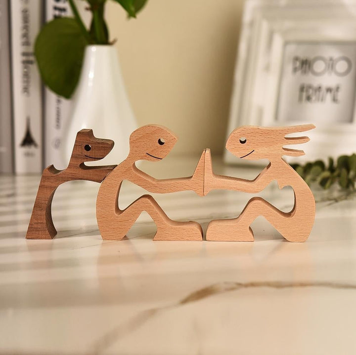 Figurine de chien en bois sculpté, symbole d'amour animal et de famille pour votre intérieur.