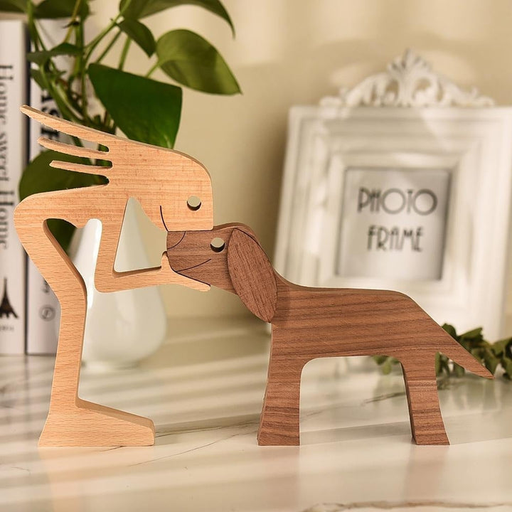 Ornement rustique en bois: figurine de chien faite main, touche chaleureuse pour décoration maison.