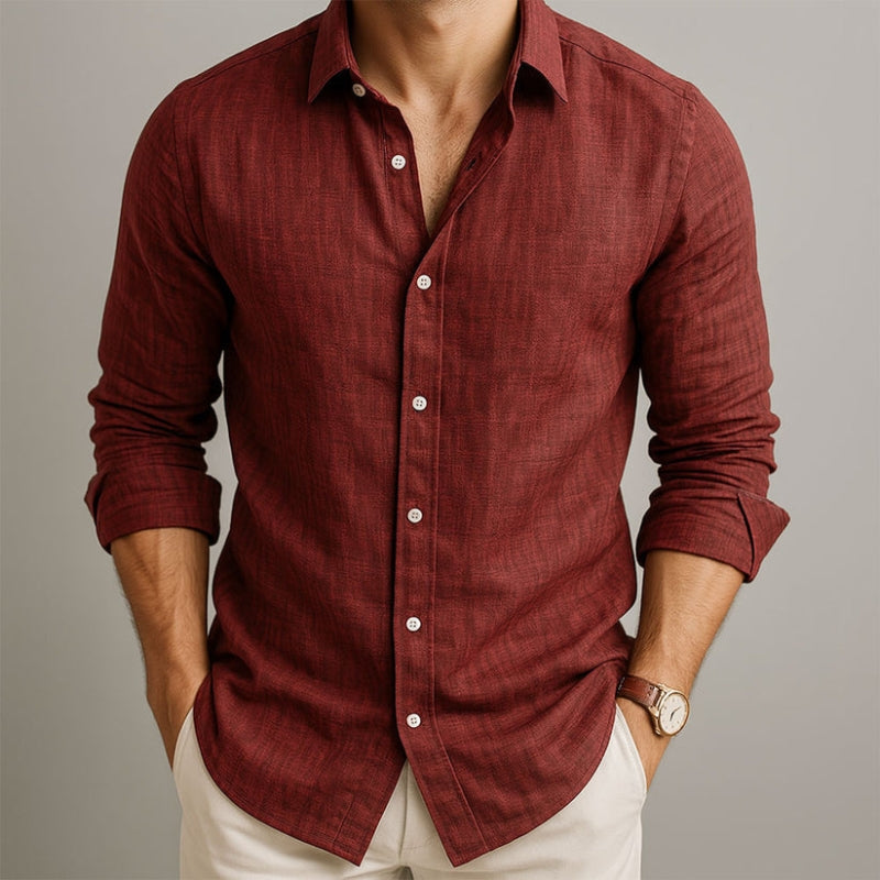 Chemise homme à manches longues, coupe moderne, couleur unie. Pour un style élégant et contemporain.