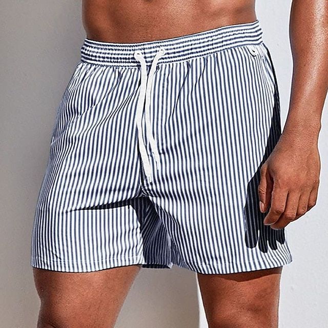 Maillot de bain homme rayures, boardshort estival tendance pour vos vacances plage et soleil.