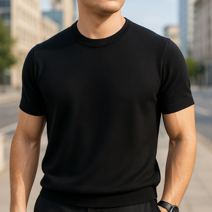 Mode homme: T-shirt gris chiné slim fit, col rond, manches courtes, essentiel pour un style quotidien moderne.