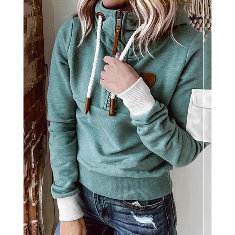 Capuche ajustable du sweat premium femme Aarohi, confort et style décontracté. Idéal pour vêtement quotidien.