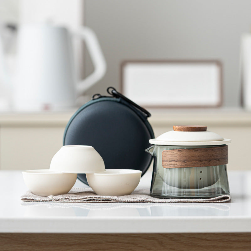 Set de thé portable design épuré en céramique et verre, idéal pour la maison, le bureau et voyage.