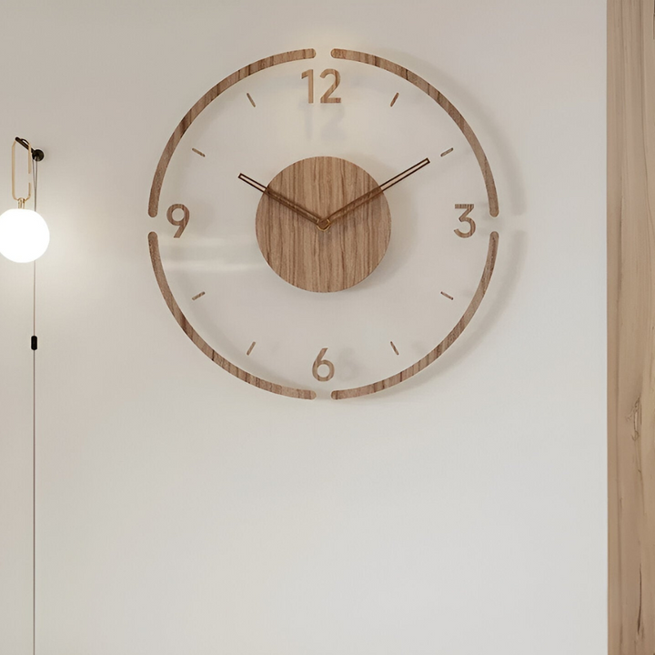 Design et silence pour cette horloge murale moderne à grands chiffres. Décoration élégante pour la maison.