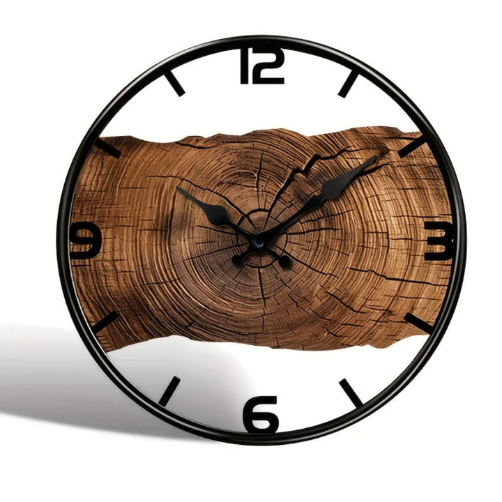 Horloge murale ronde silencieuse en bois ajouré, design moderne pour salon.