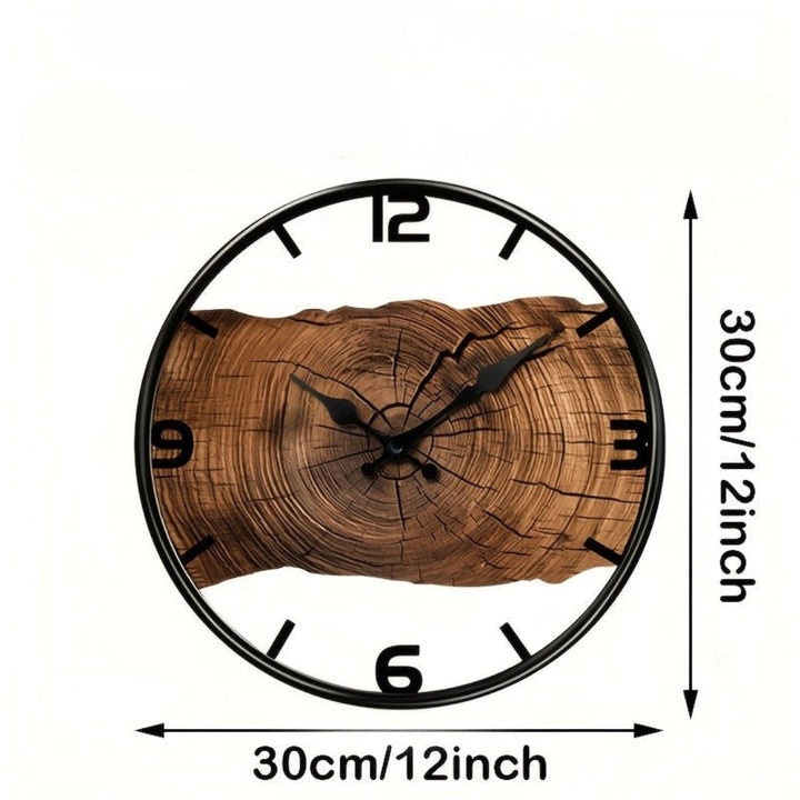 Horloge murale ronde ajourée en bois naturel, silencieuse, touche de design contemporain pour la maison.