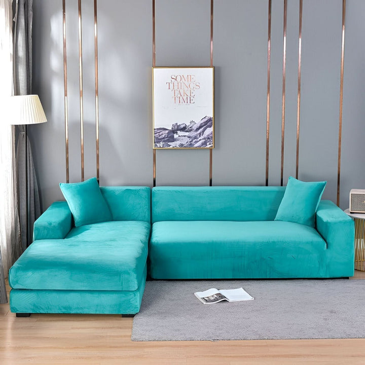 Housse de canapé anti-taches extensible marron, protège le salon avec style et est facile d'entretien.