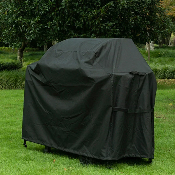 Housse de barbecue universelle noire, étanche et durable, idéale pour protéger votre grill extérieur.