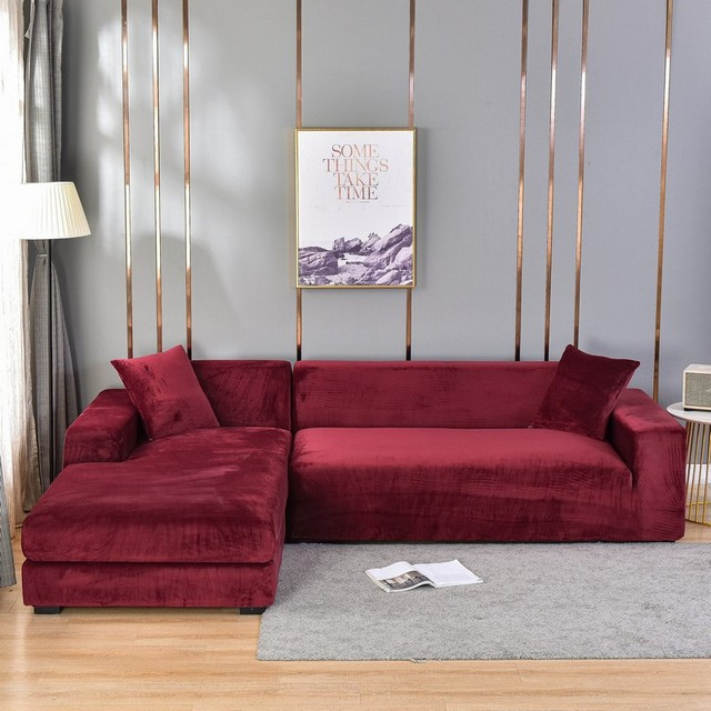 Housse de canapé extensible antitache, assure une protection durable et un look frais à votre meuble.