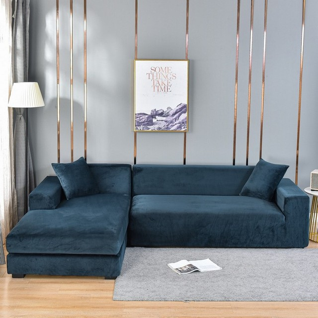 Protège-canapé extensible pour salon, design moderne et velours confortable pour tout meuble.