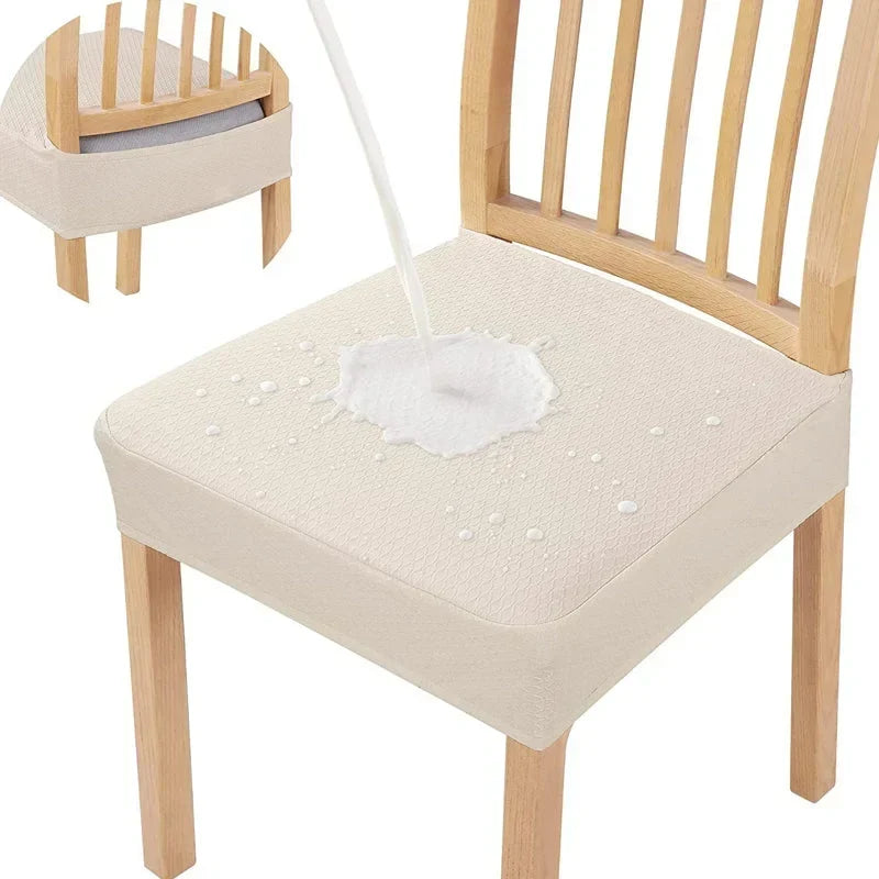 Cache-chaise imperméable extensible en jacquard, idéal pour salle à manger. Protège et décore le meuble.