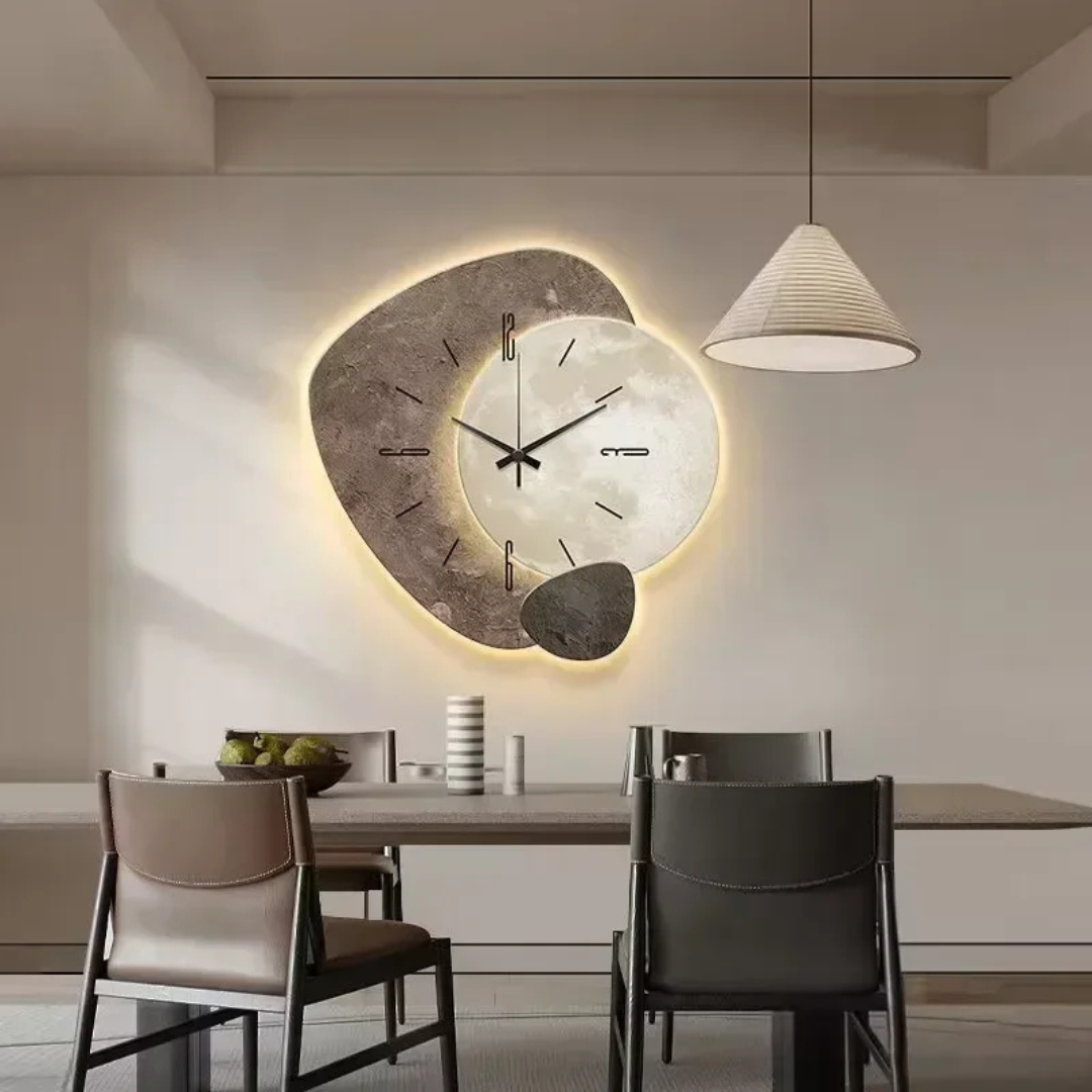 Horloge murale décorative en bois avec lampe LED intégrée, un élément pratique et esthétique pour votre maison.