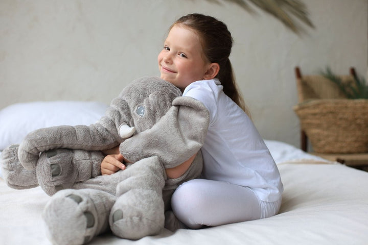 Grand coussin éléphant en peluche pour bébé et enfant, confortable pour jouer, faire la sieste ou décorer la chambre.