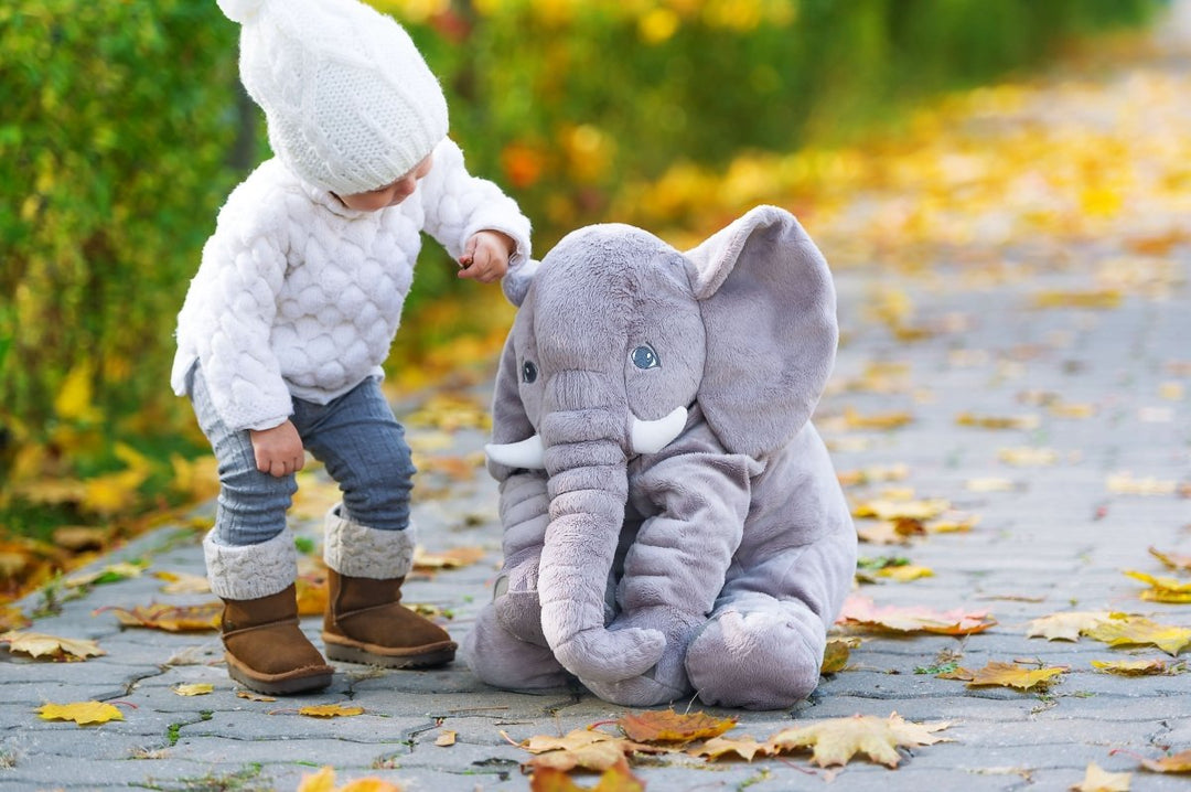Cadeau de naissance idéal : grand coussin éléphant en peluche ultra doux pour le confort de bébé et enfant.