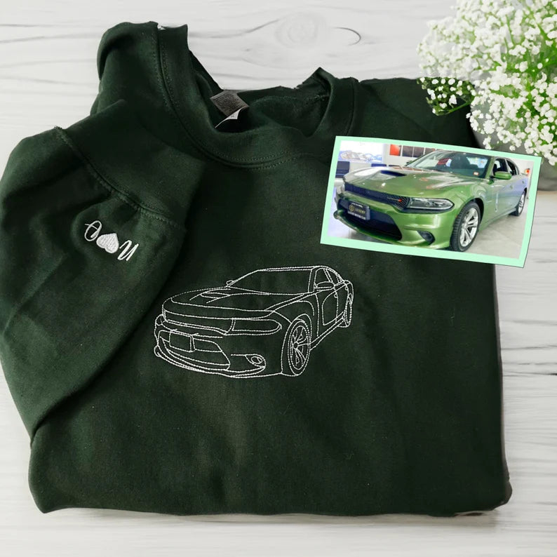 Idée cadeau fête des pères : hoodie brodé voiture CarStitch, vêtement personnalisé passion automobile.