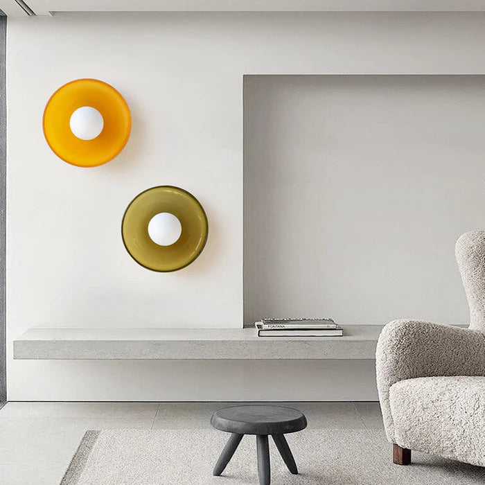 Plafonnier LED rond, style moderne, pour une lumière chaleureuse dans votre intérieur.