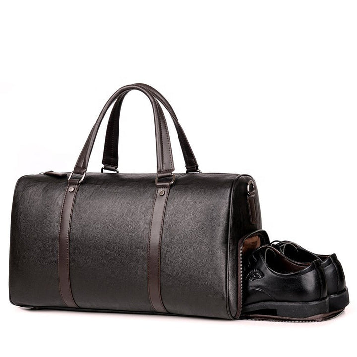 Sac de voyage homme en cuir, design duffle pratique, grand compartiment chaussures, parfait weekend/affaires.