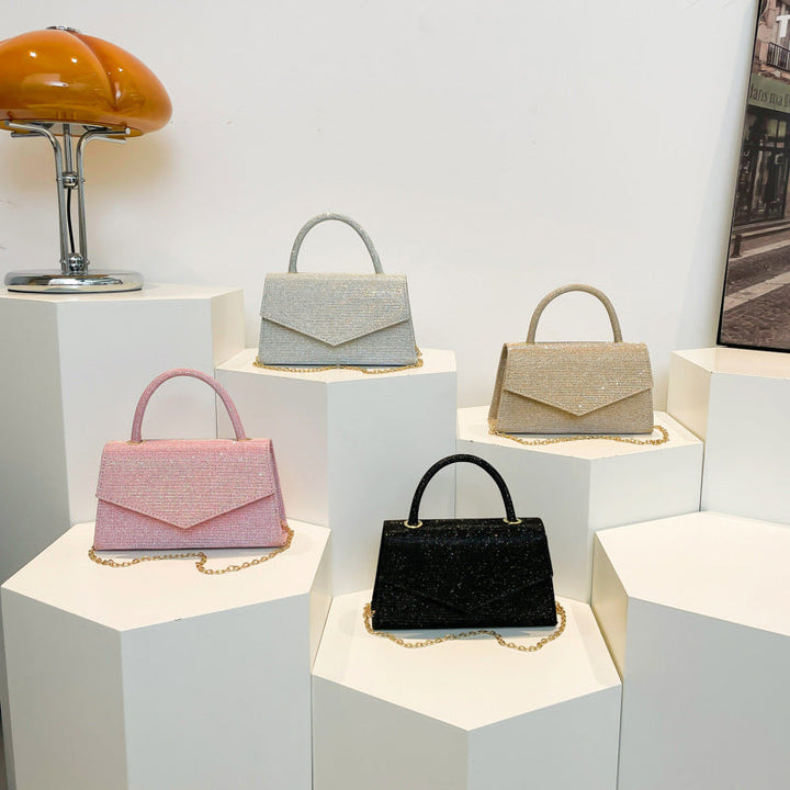 Sac à main élégant pour femme, petit carré avec effet diamant. Idéal comme pochette de soirée chic.