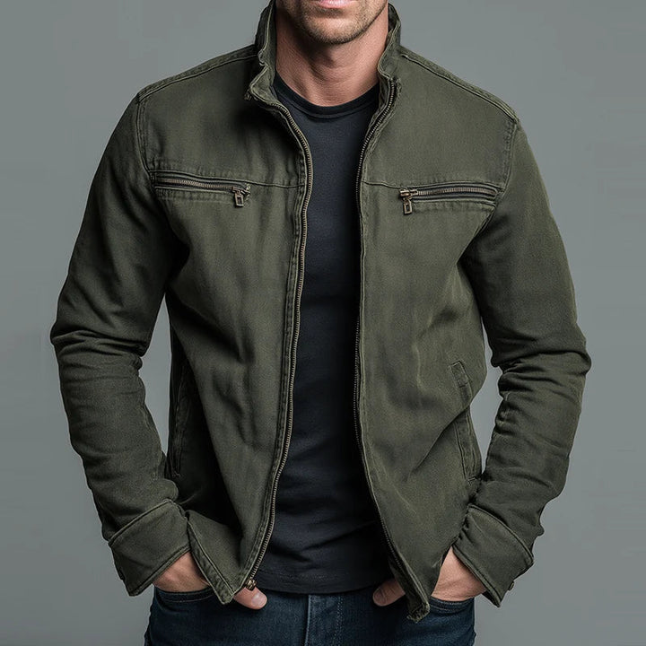 Veste homme workwear décontractée vert armée, coupe droite. Idéale pour l'automne-hiver, style utilitaire confortable.